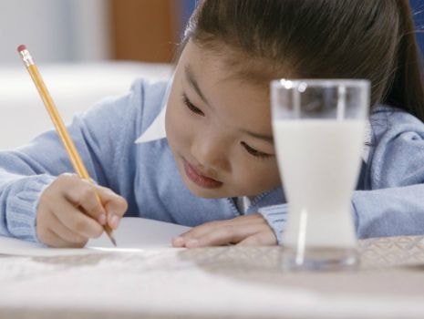 'Ép con học nhiều là cha mẹ mắc bẫy của giáo viên lười'