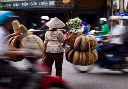 Tăng thuế VAT: Thiệt thòi sẽ thuộc về ai?