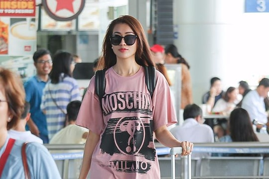 Á hậu Lệ Hằng cổ vũ đoàn Việt Nam tại SEA Games