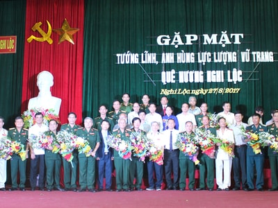 Gặp mặt 32 tướng lĩnh, Anh hùng lực lượng vũ trang