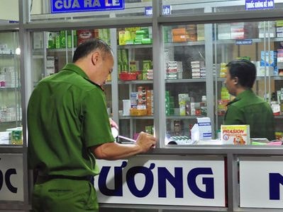 Cô gái bán thuốc bị kẻ lạ mặt xông vào đâm tử vong