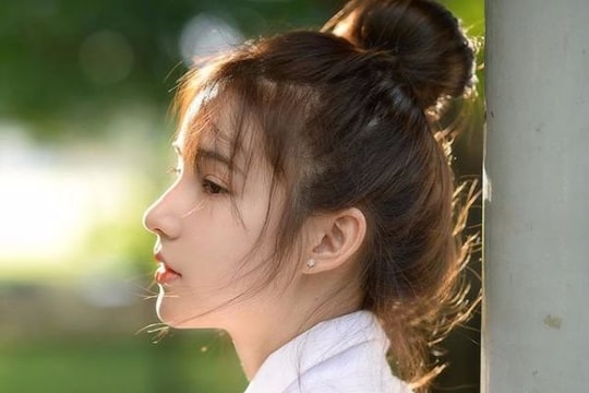 Trầm trồ nhan sắc của Hoa hậu chuyển giới Thái Lan