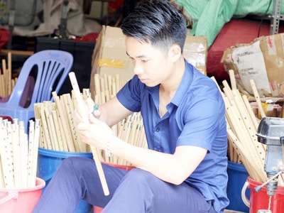 Khởi nghiệp '0 đồng' với cây sáo trúc