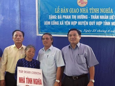 Quỳ Hợp bàn giao nhà tình nghĩa cho thân nhân liệt sỹ