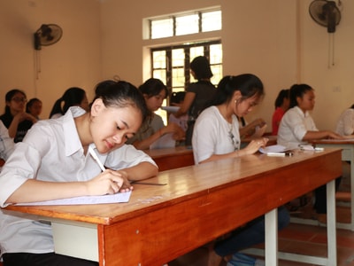 Thi tổ hợp tuyển sinh vào lớp 10: Đi ngược lại với chủ trương giảm áp lực thi cử?