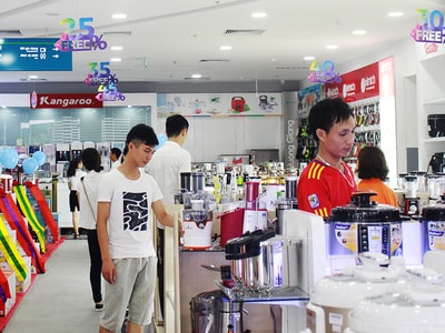 Thị trường 2/9 đồng loạt khuyến mãi, giảm giá