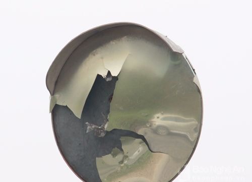 Phá gương cầu lồi gây nguy cơ tai nạn giao thông trên Quốc lộ 7