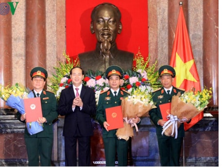 Chủ tịch nước trao quyết định thăng quân hàm Thượng tướng, Trung tướng