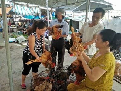 'Gà chạy bộ' Thanh Chương bán ngày lễ thu tiền tỷ