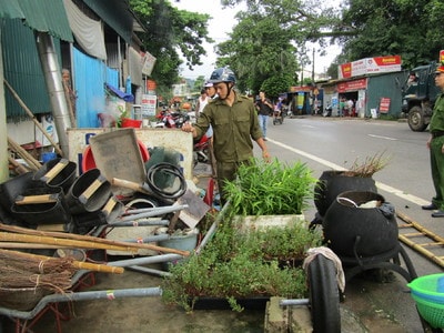 Chợ vắng, huyện Quỳ Châu miễn thuế cho người buôn bán nhỏ