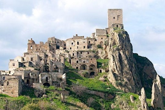 15 địa điểm đẹp bị bỏ hoang bí hiểm trên thế giới