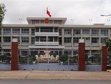 Cần Thơ 'cấm' công chức mặc quần jean, áo thun đi làm