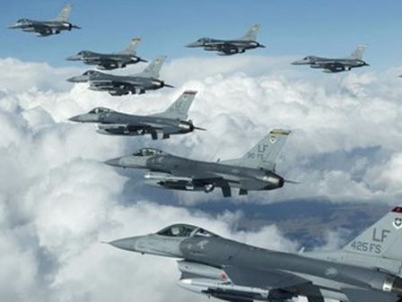 Xem tiêm kích F-16 Mỹ bắn pháo, phóng tên lửa