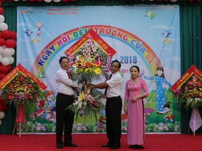 Phó Chủ tịch UBND tỉnh Lê Minh Thông dự lễ khai giảng tại Trường mầm non Sunrise