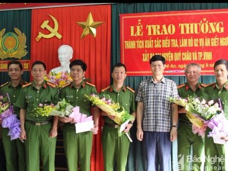 Trao thưởng thành tích điều tra 2 vụ án giết người ở Quỳ Châu và TP Vinh