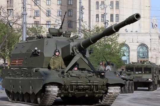 Pháo tự hành 2S35 Koalitsiya-SV có thể bắn trúng mục tiêu cách xa 70km