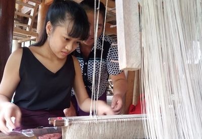 Kỳ Sơn: 30 học viên hoàn thành lớp học nghề dệt thổ cẩm