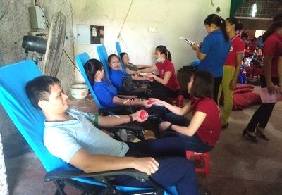 Gần 1.000 tình nguyện viên tham gia ngày hội hiến máu ở Anh Sơn
