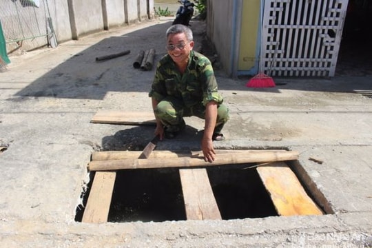 Người cán bộ hưu trí 'trằn mình' dưới nắng vì an toàn của người dân