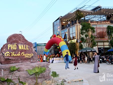 Nhà hàng 'Phố Wall - Gà Thanh Chương' - lôi cuốn giữa lòng phố Vinh