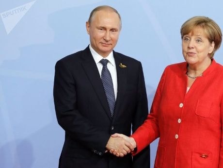Trao đổi với ông Putin, bà Merkel hưởng ứng sáng kiến về lực lượng gìn giữ hòa bình