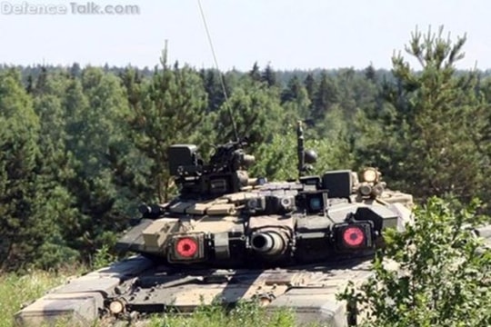 Tăng T-90 Nga phô diễn khả năng tác chiến