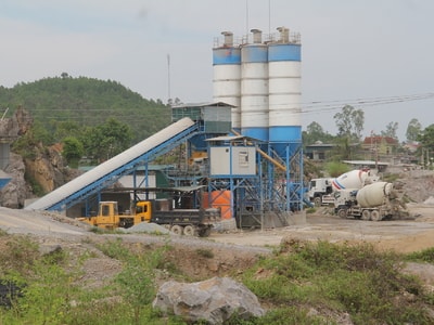 Ai dung túng cho doanh nghiệp băm nát mỏ đá Lèn Chùa?