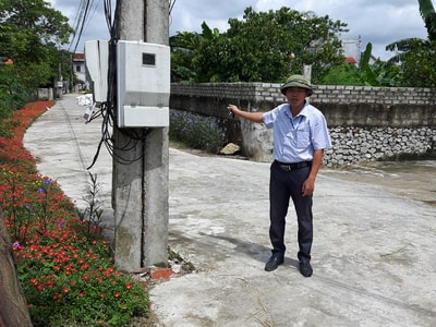 Hàng nghìn cột điện sau xây dựng nông thôn mới chưa được di dời