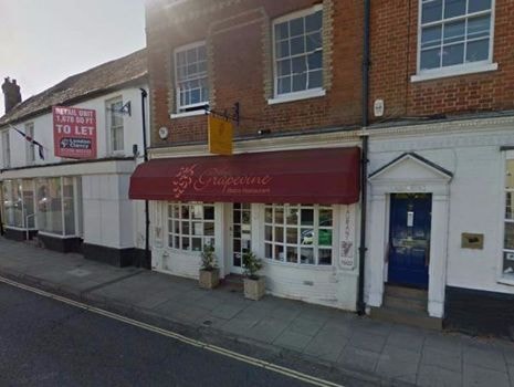 Cụ ông 84 tuổi tử vong vì 'miếng bít tết kỷ niệm ngày cưới'