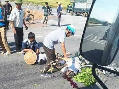 2 vợ chồng thương vong trên đường đi chợ về