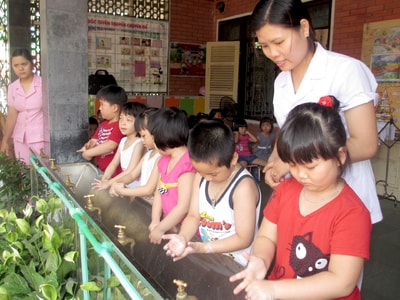 Nâng cao ý thức phòng ngừa bệnh, dịch bằng rửa tay với xà phòng