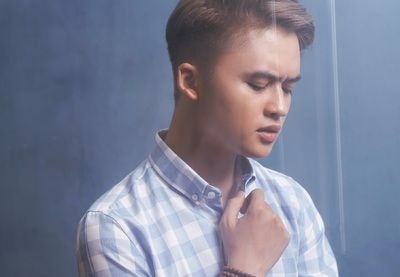 Clip hát về khúc ruột miền Trung của hotboy Nghệ An gây xúc động