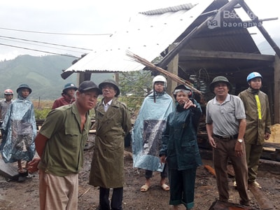 Phó Bí thư Tỉnh ủy Nguyễn Văn Thông kiểm tra các điểm ách yếu tại Quỳ Hợp