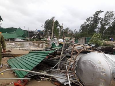 Nghệ An: 1 người chết, 1 người bị thương do bão số 10