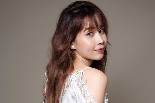 Lưu Hương Giang khoe vai trần trong bộ ảnh quảng bá single mới