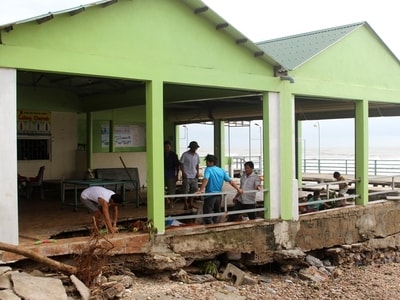 Khu du lịch biển nổi tiếng ở Nghệ An tan hoang sau bão