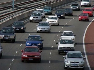 'Bỏ túi' 7 kinh nghiệm lái xe ô tô trong thành phố giờ cao điểm