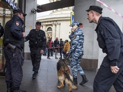Nga sơ tán quy mô lớn vì bị dọa đánh bom khắp nơi