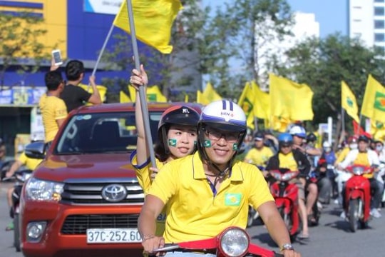 Nam thanh nữ tú 'hâm nóng' trận SHB Đà Nẵng - SLNA