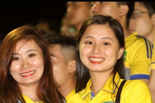 Đánh bại Đà Nẵng, CĐV xứ Nghệ ngất ngây trong men say chiến thắng