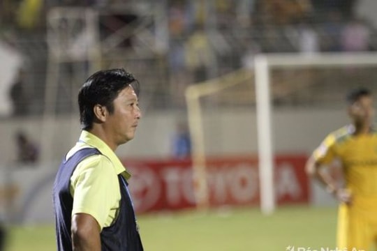 SLNA được thưởng nóng, HLV Lê Huỳnh Đức cay cú vì trắng tay trên sân nhà