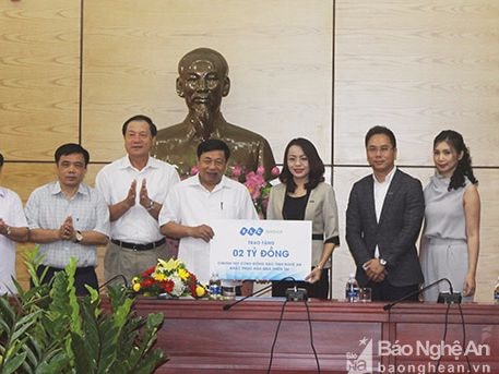 Tập đoàn FLC hỗ trợ Nghệ An 2 tỷ đồng khắc phục cơn bão số 10