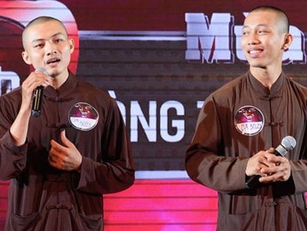Thí sinh nhận là tu sĩ thi hát ở game show gây bàn tán