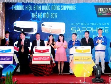 Ra mắt bình nước nóng Rossi Saphir và bồn tự hoại thông minh Đại Thành