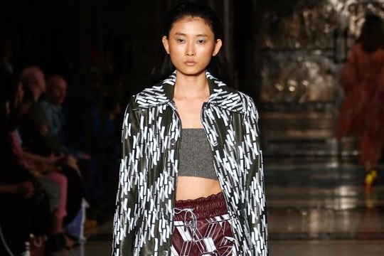 Hai mẫu Việt trúng show ở London Fashion Week