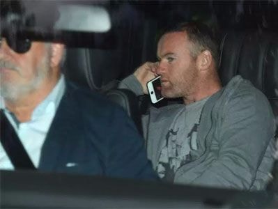 Rooney bị cấm lái xe 2 năm và phạt lao động công ích 100 tiếng