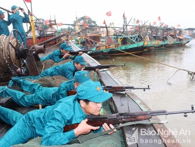 36 tập thể, cá nhân được tặng Bằng khen về thực hiện Luật Dân quân tự vệ