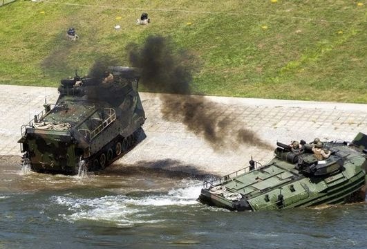 Nguyên nhân khiến phương tiện bọc thép của Mỹ bốc cháy