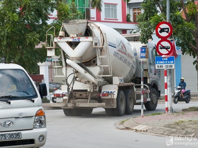 Xe bồn tung hoành đường cấm nội thành Vinh