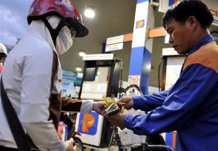 Giá xăng tăng lần thứ 5 liên tiếp